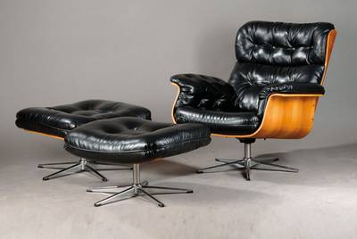 Lounge-Sessel, 60er Jahre, Buchenholz, Auflagen Kunsstofffüllung mit Lederbezügen, diese genoppt, dazu zwei Hocker dazu passend, alte Restauration, ...