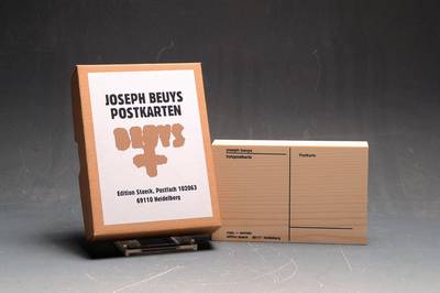 Joseph Beuys, 1921-1986, Holzpostkarte, dazu Original Postkartenbox mit 80 Karten, je ca. 15x10 cm
