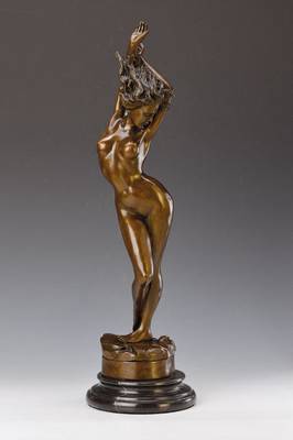 Aldo Vitaleh, zeitgenössischer Künstler, Bronze, stehender weiblicher Akt, signiert, H. ca. 51,5 cm