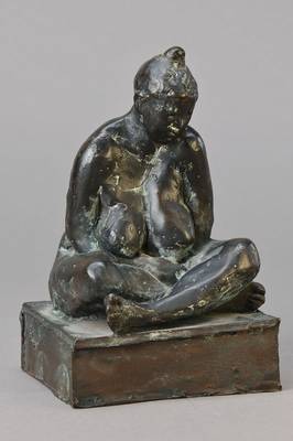 Monogrammist ES, Bronzefigur, sitzender Akt, monogrammiert und nummeriert 7/30, datiert wohl 85, H. ca. 19 cm