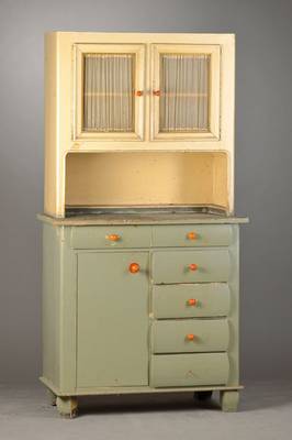 Aufsatzmöbel, franz. Art-Deco um 1915/20, Hartholz gefaßt, Aufsatz 2-türig verglast, Unterteil 1-türig u. 6-schübig, Gebr.-Schäden, Überholung ...