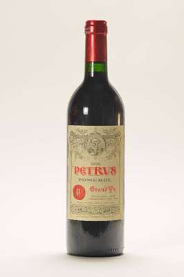 1 Flasche 1988 Château Petrus, Pomerol, intoneck, ca. 75 cl, 91 Parker Punkte, Cellar Tracker 92/100, unverkostet , sehr guter Erhaltungszustand, ...