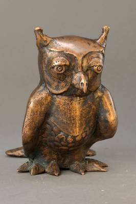 Gernot Rumpf, geb. 1941 Kaiserslautern, Eule, Bronzeskulptur, signiert, bezeichnet AD 1994, Gießerstempel, H. ca. 19.5 cm