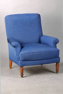 Blauer Sessel um 1870 ,Nussbaum massiv, vollgepolstert, Armlehnen auch gepolstert, gedrechselte Füße, Bezugsstoff hat leichte Gebr.-Sp., ein Fuß ...