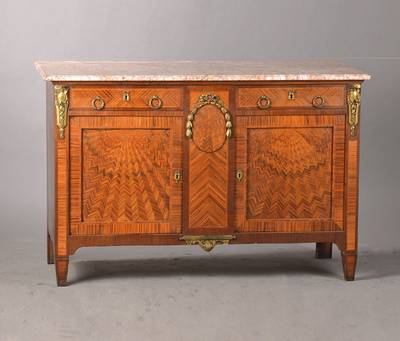 Halbschrank, im Louis-Seize-Stil, um 1900, Rosenholz gespiegelt u. z.T. versetzt radial verlegt, 2-schübig u. 2-türig mit durchgehendem ...