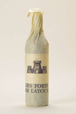 12 Flaschen 1992 Les Forts de Latour, Pauillac, into neck, je ca. 75 cl, alle in Originalpapier eingewickelt, sehr guter Erhaltungszustand, in ...