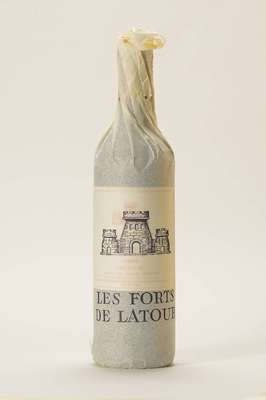 12 Flaschen 1993 Les Forts de Latour, Pauillac, into neck u. besser, je ca. 75 cl, alle in Originalpapier eingewickelt, in Originalholzkiste, sehr ...