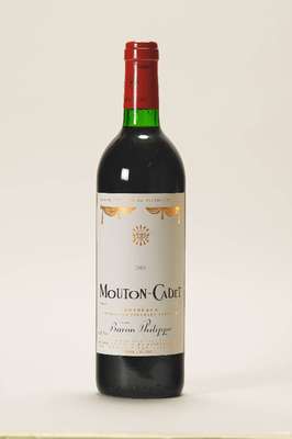 6 Flaschen 1989 Mouton Cadet, Appellation Baron Philippe de Rothschild, Pauillac, je ca.75 cl, top shoulder, sehr guter Erhaltungszustand, in ...