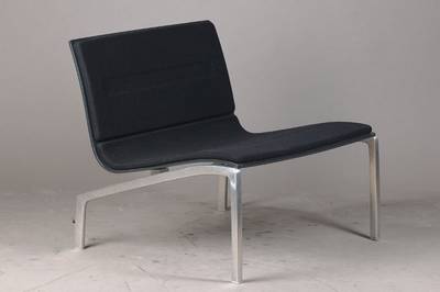 Lounge Chair "PL200", Entwurf Piero Lissoni,Aluminiumgestell mit Kunststoffsitzschale, Klebeetikett auf Unterseite "Fritz Hansen, Made ...