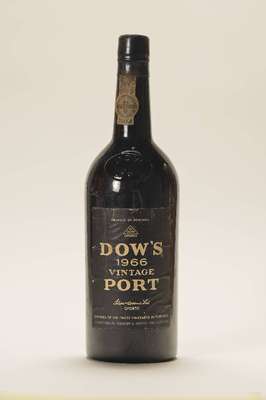 1 Flasche Vintage Port, 1966, Portugal, 0.75l, verkorkt und unverkostet