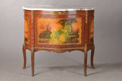 Kommode, franz. Rokoko-Stil, um 1900, im Transition-Stil, Mahagoni, frontseitig geschweift, 3-feldrig mit Gemälden von A.Rosos, umlaufende ...