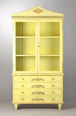 Seltene Vitrine, Klassizismus um 1800, 2- türiger Aufsatz mit alter Verglasung, innen 2 Einlegeböden, orig. Schloss u. Schlüssel, Untergeschoss ...