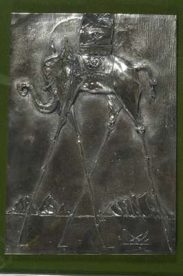 Elefante trampoliere, Silberrelief nach Salvador Dali, hergestellt von Rizzoli Arte Italien, limitierte Auflage 43/120, ca. 31x21cm, unter Glas, ...