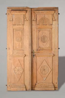Haustür, Pfalz, um 1800,, zwei Flügel, Klassizismus, Eiche massiv, mit Schnitzreien, orig. Schloß - und Drücker, orig. Riegel und Bänder, ...