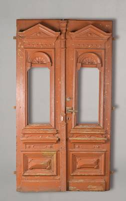 Haustür, deutsch, um 1900, Eiche massiv, Reste alter Lackierung, Glasscheiben fehlen, orig. Schloß und Drücker, orig. Bänder, Falzmaß ca. 218 x ...