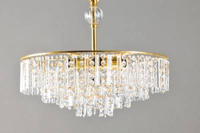 Deckenlampe, 2. Hälfte 20. Jh., mit vier Abhängungen, 6 Brennstellen, Kristallgehänge, H. 20 cm, 40 cm