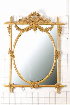 Prunkspiegel, deutsch/franz., um 1900, Holz u. Stuck goldfarben gefaßt, rechteckiger pfostenartiger Rahmen mit innerem ovalen Medallion , üppiger ...