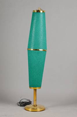 Designer-Stehlampe, deutsch, um 1965, smaragdgrüner Glasschirm, mit Eisglaseffekt, Messingfuss, kleine Auflage, intakt, jedoch ungeprüft, H.ca. 135 ...