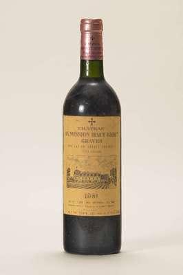1 Flasche 1981 Château La Mission Haut Brion, Graves, Cru classé, ca. 75 cl, top shoulder, unverkostet