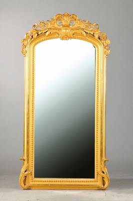 Prunkspiegel, deutsch, um 1860/70, Holz u. Stuck goldfarben gefaßt, orig. Fassung, Spiegelglas ergänzt, üppige florale Stuckarbeit, sehr ...