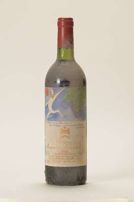 1 Flasche 1982 Chateau Mouton Rothschild, Pauillac, Premier Cru Classe, Entwurf Künstleretikett: John Houston, ca. 75 cl, top shoulder, unverkostet, ...