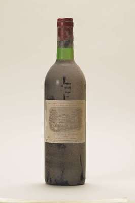 2 Flaschen 1975 Chateau Lafite-Rothschild, Pauillac, Premier Grand Cru Classe, je ca. 73 cl, into neck, unverkostet, 92 Parker Punkte