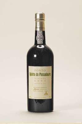 6 Flaschen 1992 Quinta do Passaduoro, Portwein, 1994 in die Flasche abgefüllt, abgefüllt von Niepoort, ca. 75 cl, in Originalholzkiste, ...