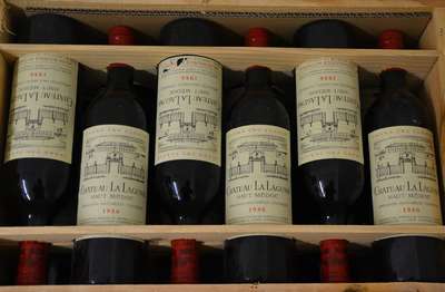 12 Flaschen 1986 Chateau La Lagune, Haut Medoc, Grand Cru Classe, top shoulder u. besser, je ca. 75 cl, unverkostet, Etiketten teil. l. besch., in ...