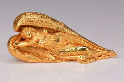 Ernst Fuchs, geb. 1930 Wien, Schutzengel, goldfarbige Ausführung, signiert und nummeriert 94, L. ca. 10 cm