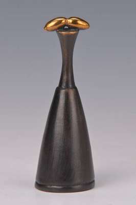 Paul Wunderlich, 1927-2010, Löschhütchen, Bronze, signiert und nummeriert 1465, H. ca. 9 cm