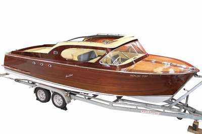 Faul Swiss Craft 700, BJ 1964, VM Dieselmotor 2.8l, 4-Zylinder, Innenborder, 121KW/ 165 PS, ZF-Hurt Getriebe mit festem Wellenantrieb und ...