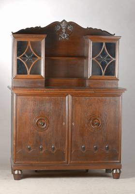 Aufsatzmöbel, deutsch, um 1925/28, Weichholz/Hartholz, Eichefurnier, Unterteil 2-türig, Aufsatzteil 2-türig je verglast mit aufgesetzten Sproßen, ...
