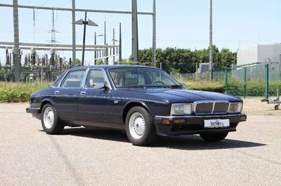 Jaguar XJ40 Daimler 3.6, EZ 09.1988, 1. Hand(in Deutschland), CH-Fahrzeug, Laufleistung 207.954 km, 145 KW/ 198 PS, Automatikgetriebe, dunkelblau ...