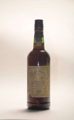 8 Flaschen 1974 Quarles Harris Personal Reserve, Portwein, im Eichefass gereift, je into neck, ca. 70 cl, 1985 u. 1986 in die Flasche abgefüllt, ...