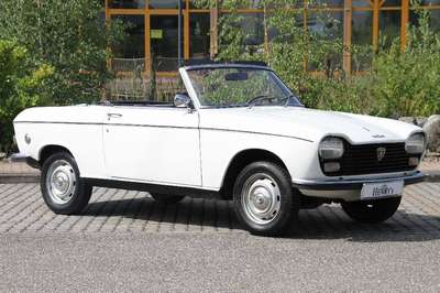 Peugeot 204 Cabriolet, EZ 04.1975, Laufleistung 98.538 km abgelesen, 40 kW/ 54 PS, Handstockschaltgetriebe, weiß, Kunstleder schwarz, spanische ...