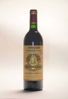 2 Flaschen Saint-Emilion Grand Cru, 1x 1992 Chateau Angelus, into neck, ca. 75 cl, unverkostet, Wine Spectator 89/100, 1x 1985 Chateau La Dominique, ...