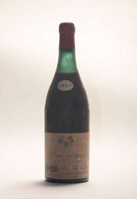 3 Flaschen 1947 Pommard, Maison Thomas Bassot, je ca. 73 cl, top shoulder, unverkostet, Kapseln teilw. besch.