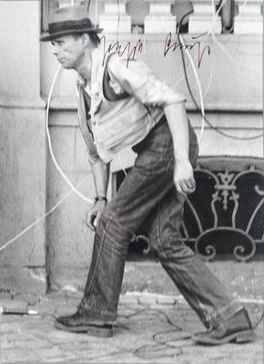 Werner Krüger, geb. 1917, Fotografie von Joseph Beuys, Silbergelatineabzug, handsigniert von Beuys, Auflage 30, WVZ Schellmann Joseph Beuys - Die ...