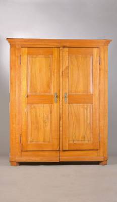 Spaltschrank, südwestdeutsch, Baden, um 1830/40, Kirschbaumrahmen mit Nussbaumtürfüllungen in massiver Ausführung, z.T. auf Rahmen gearbeitet, ...