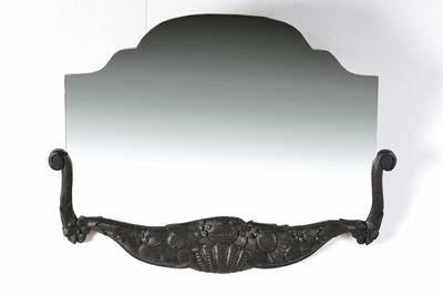 Wandspiegel, Frankreich, um 1930, Halbrahmen Holz geschnitzt, dunkel gefaßt, stilisierter Früchtedekor, Spiegelglas facettiert, ca. 75x95cm