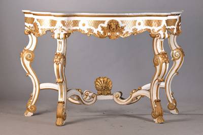 Konsole, wohl Frankreich, um 1880/90, Holz gestuckt, weiss- u. goldfarben gefaßt, im Rokoko-Stil, allseitig geschweift, mit Marmorplatte, sehr ...