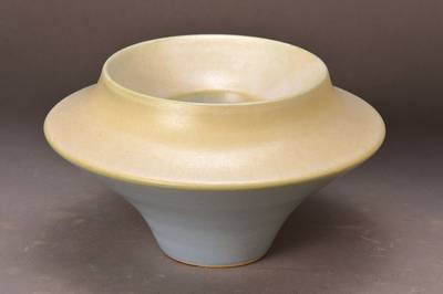 Karin Schäfer-Scholz, geb. 1939 Mainz, 1978 mit dem Staatspreis für Kunsthandwerk RLP ausgezeichnet, in versch. Sammlungen vertreten, hier: Vase, ...