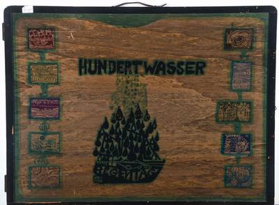 Friedensreich Hundertwasser, 1928-2000, Holzkassette der Regentagmappe, orig. Kassette für 10 Portfolios, Look at it on a rainy day von 1971- 1972, ...