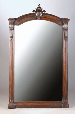 Wandspiegel, deutsch, um 1920/30, Eiche massiv, architektonisch gegliedert, profiliert , wenige Altersspuren, ca. 155x93 cm (Maße sind im Katalog ...