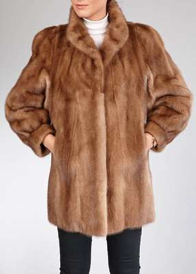 SAGA MINK Nerzlongjacke, Gr. ca. 40/42, hellbraune Nerzfelle längsverarbeitet, Stehkragen, Ärmel mit Manschetten, braunes Innenfutter, Label: Saga ...
