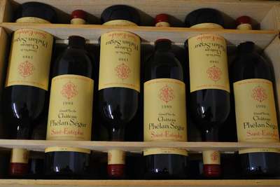 12 Flaschen 1989 Chateau Phelan Segur, St. Estephe, Medoc, top shoulder u. besser, jeca. 75 cl, unverkostet, in Originalholzkiste , sehr guter ...