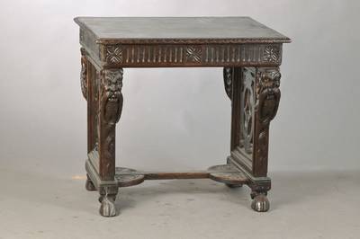 Wangentisch, deutsch, um 1880-1890, Eiche massiv, Wange zum Teil in Durchbrucharbeit, integrierte Schublade, qualitätsvolles Möbelstück, vielfach ...