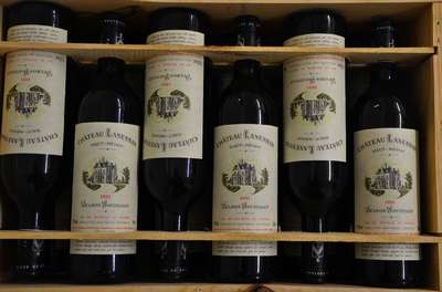 12 Flaschen 1991 Chateau Lanessan, Haut -Medoc, unverkostet, je ca. 75cl, je into Neck, in Originalholzkiste