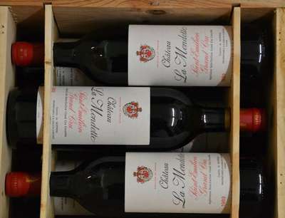 6 Flaschen 1989 Chateau La Mondotte, je ca. 75 cl, into neck, Saint-Emilion, Grand Cru, unverkostet, in der Originalholzkiste, sehr selten im Angebot
