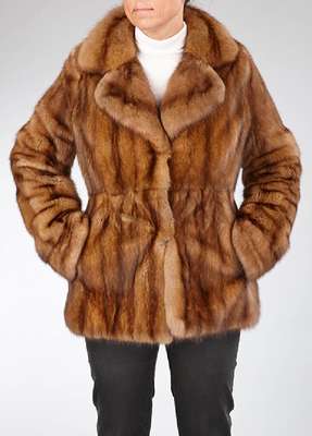 Kanadische Zobel-Jacke, Gr. ca. 36/38, Tunnelzug mit Kordel, braunes Innenfutter, 2 Einschubtaschen, Rückenl. ca. 70 cm